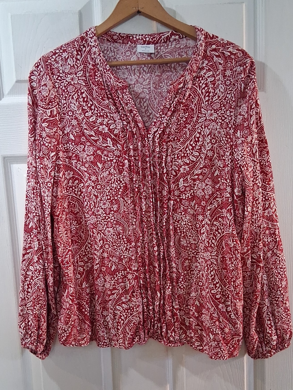 croft & barrow Red and White Paisley Print V-Neck Blouse